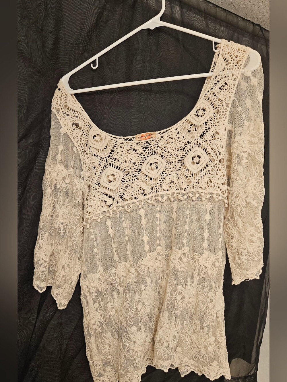 Body Central Cream Sheer Lace & Crochet Neckline Tunic Top 3/4 Sleeve Boho